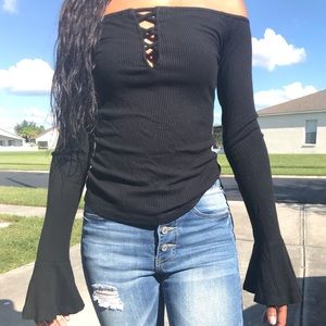 Black bell-bottom shirt F21